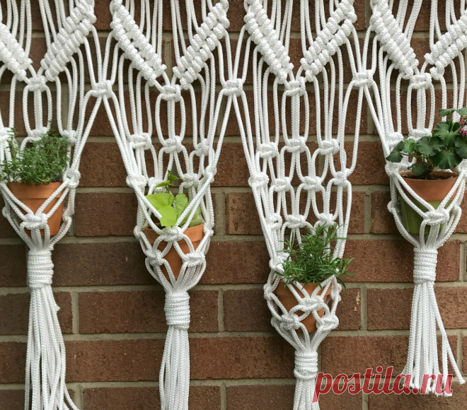 macrame hanging herb garden - My French Twist So many interesting projects are made with macrame today - Just check out this unusual macrame hanging herb garden on My French Twist.