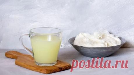 Раскрываем все тайны молочной сыворотки: чем она так полезна, какая бывает и что с ней можно пригото