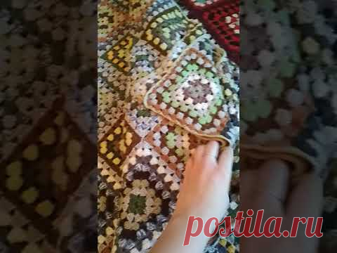 Вязанный плед в технике бабушкин квадрат