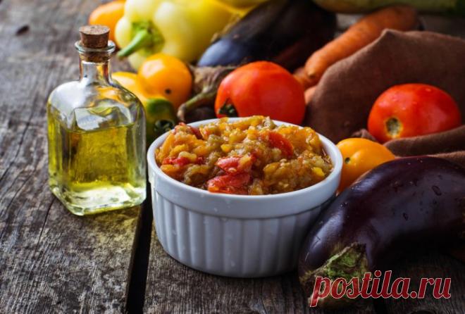Икра из баклажанов с помидорами и перцем