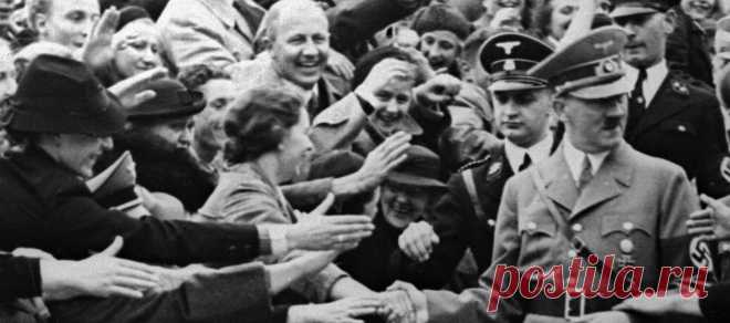 Как Гитлер «купил» голоса немцев | Чёрт побери Не реваншизм, имперские мечты о величии Германии и антисемитизм привели Гитлера к власти, а обнищание миллионов и обида на правительства Веймарской республики. Мы имеем множество свидетельств того, как разочарование и отчаяние побудили голодных немцев голосовать за того, кто «обещал всё всем».   Разразившийся в 1929 году экономический кризис стремительно разрушал хрупкое благополучие Германии. Количество только зарегистрирован...