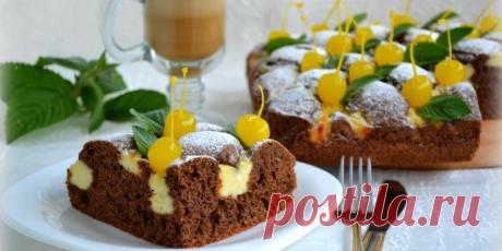 Шоколадно-ореховый пирог с творожным кремом.