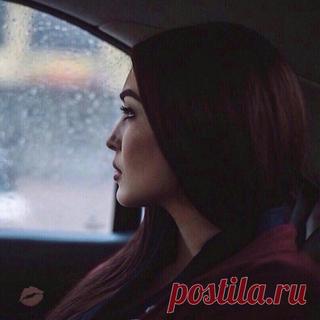 Счастье чужое твоим не станет,
Любовь чужая тебя обманет,
Руки чужие тебя не согреют,
Губы Люблю сказать не посмеют.
Если и скажут - всё это ложь!
Что не твоё, того и не трожь!
Очень простая вроде наука,
Следовать этому всё таки мука.
Плод, что запретный, очень уж сладок,
В саду чужом так много яблок.
Пусть аксиомой будет для всех-
Брать чужое всегда было грех!
Сказано всё - ничего не добавишь.
Любишь - не любишь, судьбу не обманешь.
Если твоё - любви этой быть!
Если чужое - придё