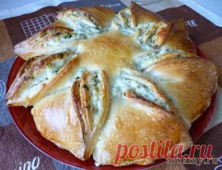 Пирог с брынзой и зеленью