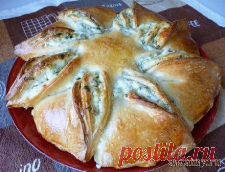 Пирог с брынзой и зеленью