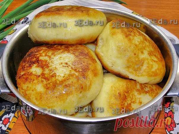 Как приготовить картофельные зразы с мясным фаршем

Сегодня я расскажу о том, как приготовить сытные, очень вкусные, аппетитные картофельные зразы с мясным фаршем. Получаются эти зразы сочными, нежными, а готовятся не очень сложно. В горячем виде их можно подать к столу как основное блюдо, дополнив свежими овощами или салатом. В остывшем виде такие зразы можно употреблять в качестве перекуса с чаем или кофе. Готовить это блюдо лучше из старого картофеля, в котором много кр...