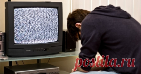 С 1 января 2019 года старые телевизоры работать не будут 



C января 2019 г. Российская Федерация полностью перейдёт на цифровое эфирное телевещание.Для просмотра цифровых программ потребуется телевизор формата DVB-T2 или адаптация старого телевизора посре…