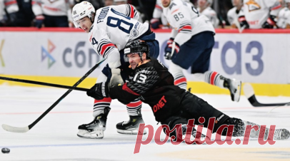 Фёдоров: в КХЛ очень плотный график, порой непросто увидеться с родными. 18-летний игрок «Металлурга» Михаил Фёдоров рассказал, как отдыхает в свободное от спорта время. Читать далее