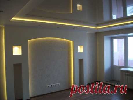 Радикальным решением украсить комнату является отделка гостиной гипсокартоном. Советы и фото от дизайнеров как избежать ошибок при проектировании.