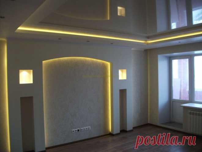 Радикальным решением украсить комнату является отделка гостиной гипсокартоном. Советы и фото от дизайнеров как избежать ошибок при проектировании.