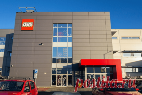 🔥Компания Lego заключила контракт на покупку земли под строительство завода стоимостью 1 млрд. долларов
✅Lego Group, намеревается вложить 1 млрд. долларов в строительство завода в индустриальном парке Честерфилд, США, об этом стало известно на мероприятие в Музее науки Вирджинии...
👉 Читать далее по ссылке: https://lindeal.com/news/2022061603-kompaniya-lego-zaklyuchila-kontrakt-na-pokupku-zemli-pod-stroitelstvo-zavoda
🔎Подписывайтесь на нашу страницу в facebook