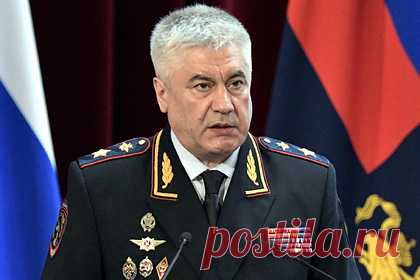 Полицейским вручили награды за поимку предполагаемого убийцы девочки в Тюмени. Министр внутренних дел России генерал полиции Владимир Колокольцев вручил ведомственные награды сотрудникам уголовного розыска за раскрытие убийства 8-летней девочки в Тюмени. Медаль МВД получили старшие оперуполномоченные Главного управления уголовного розыска и начальник отдела уголовного розыска Тюмени.