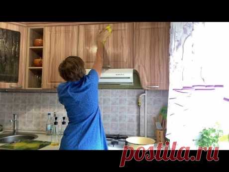 СРЕДСТВО ОТ ЛИПКОГО НАЛЕТА НА МЕБЕЛИ КУХНИ