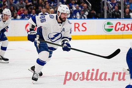 Россиянин Кучеров стал автором первого гола в новом сезоне НХЛ. «Тампа-Бэй Лайтнинг» обыграла «Нэшвилл Предаторс» в первом матче сезона-2023/2024 Национальной хоккейной лиги. Автором первого гола стал российский нападающий «Тампы» Никита Кучеров, позднее оформивший дубль. Защитник «Тампы» Михаил Сергачев отметился голевой передачей.