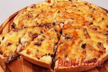 Сочная начинка и хрустящее тонкое тесто. Вкусный пирог Лоранский

Очень вкусный французский открытый пирог из песочного, рубленого теста. Этот пирог еще называют киш-лорен. Рецепт не сложный, продукты обычные.