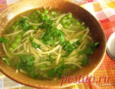 Суп с лапшой и горошком