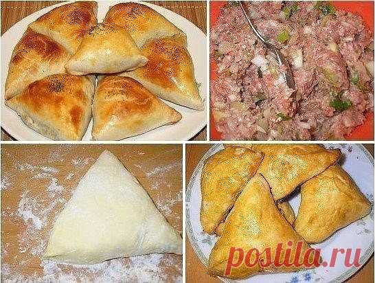 Cамса — те же печеные пирожки, но с неповторимым восточным вкусом и ароматом. 

Ингредиенты
Мука 4 стакана 
Маргарин 150 г
1+1 яйцо 
1 стакан сметаны 
Сода, гашеная уксусом, 0,5 ч. ложки 
Мясной фарш баранина, при отсутствии таковой - свинина+говядина 500 гр. 
Лук репчатый 3 шт. 
Соль, перец 
Зелень 

Приготовить фарш, мясо брать пожирнее и лука побольше. В фарш нарезать зелень положить душистый перец, соль, всё перемешать до однородной массы. 
Тесто. Согретый при комнатно...