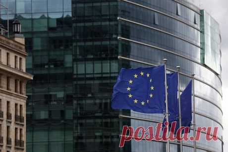 Украина отвергла информацию о просьбе свергнуть власти Польши. Украина не получала предложения от Германии и Франции помочь в свержении властей Польши ради членства в ЕС. Об этом заявил официальный представитель украинского МИД Олег Николенко. «Указанная информация не соответствует действительности. Категорически отвергаем такие инсинуации», — подчеркнул он.