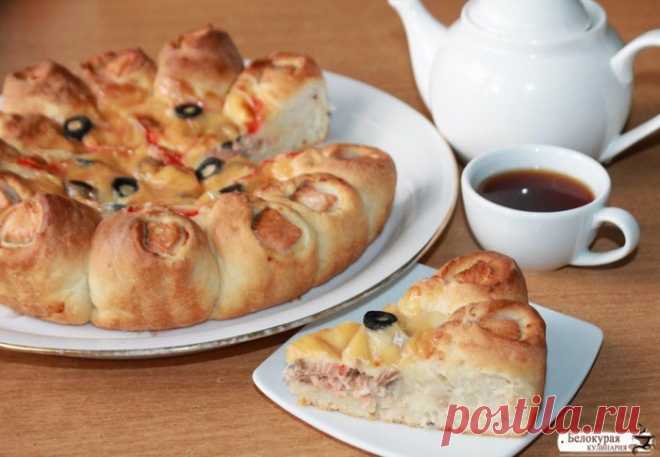 Очень нежный, вкусный и необычный рыбный пирог.