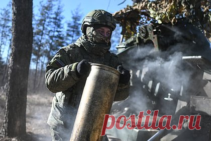 Российские артиллеристы уничтожили БМП и опорный пункт ВСУ под Авдеевкой. Артиллерийские расчеты САУ «Мста-С» Вооруженных сил России уничтожили на авдеевском направлении опорный пункт ВСУ и бронемашину БМП-1 с подкреплением до взвода пехоты, рассказали в Министерстве обороны России. Фортификационные сооружения в виде долговременных огневых точек были поражены серией из трех выстрелов.