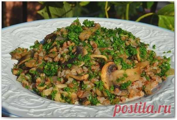 Рецепты 20 самых вкусных рецептов каши Обязательно сохраните эту редкую подборку Рецепты 20 самых вкусных рецептов каши Обязательно сохраните эту редкую подборку

Гречневая каша по-купечески Ингредиенты: для постящихся: 2 стакана гречневой крупы 500 г шампиньонов или других грибов 2 луковицы растительное масло сахар, соль, перец грибной бульон зеленый лук для непостящихся: свинина 500 г мясной бульон сметана зеленый лук Способ приготовления: И в первом и во втором случае б...