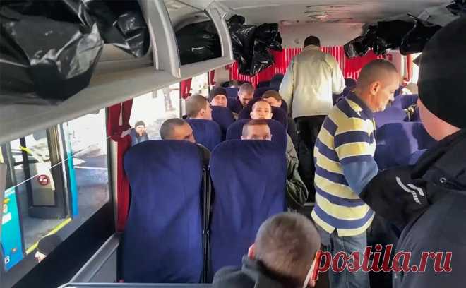 МИД поблагодарил ОАЭ за посредничество при обмене пленных с Украиной. МИД России поблагодарил ОАЭ за посредничество в процессе обмена военнопленных. Дипведомство Эмиратов также выразило признательность России и Украине за «сотрудничество и отклик». Ранее Москва и Киев провели обмен «195 на 195»