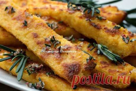 ЧИПСЫ ИЗ ПОЛЕНТЫ С РОЗМАРИНОМ И ПРЯНОЙ СОЛЬЮ
