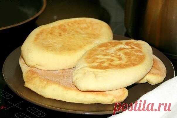 Хачапури на сковороде «Проще не бывает» — быстро и вкусно 


Справится каждая!









Ингредиенты:
кефир — 1 стакансода и уксус для гашения — 1 ч.л.соль — 0,5 ч.л.сахар — 0,5 ч.л.мукатворог — 1 пачкакусочек сырачеснок — 2 зубчика
Приготовление:
 
Смешать к…