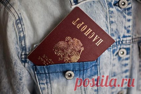 Сенаторы предложили лишать приобретенного гражданства России за сдачу в плен. Сенаторы Андрей Клишас, Григорий Карасин и Виктор Бондарев, а также вице-спикер Совфеда Андрей Яцкин внесли в Госдуму поправки к принятому в первом чтении президентскому законопроекту о гражданстве РФ. Они предусматривают лишение приобретенного гражданства за сдачу в плен, уклонение от военной службы путем симуляции.