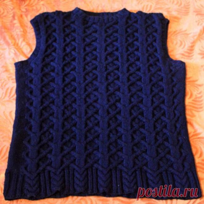 Тёмно-синий мужской жилет