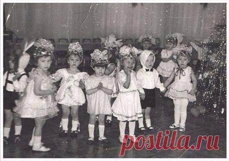 Да, это было! Платья снежинок из накрахмаленной марли... Зато мы были самые красивые и Новый год казался сказочным!
