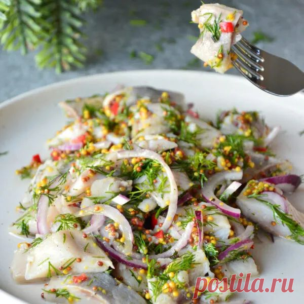 Вкусная селедочка - исправляем ошибки невкусной покупной соленой селедки
Если купили соленую сельдь в магазина и она вам откровенно не нравится, то вот вам способ превратить ее в шедевр.
Чистим 1-2 тушки селедки от шкурки, костей и прочей гадости
Нарезаем филе кусочками.
Добавляем 1 ст. л. сладкой горчицы в зернах, 2 ст. л. яблочного уксуса
3 ст. л. растительного масла, большую луковицу полукольцами, половину пучка мелкорубленного укропа, кориандр и острый перец по вкусу. ...