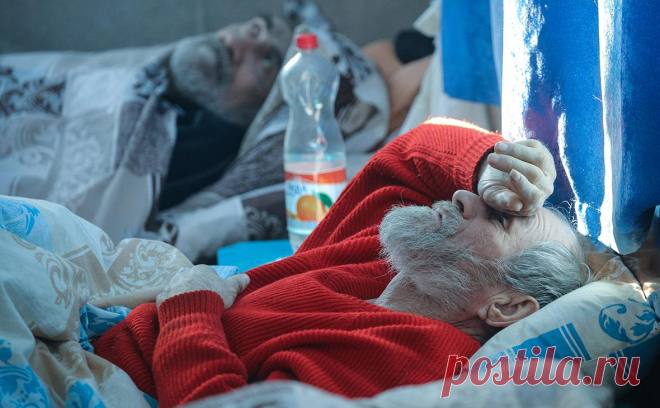 Фонды сообщили о снижении числа пожертвований беженцам с Украины. Объем денежной помощи беженцам снижается, отмечают благотворительные фонды. Часть фиксирует нехватку гуманитарной помощи для выдачи переселенцам