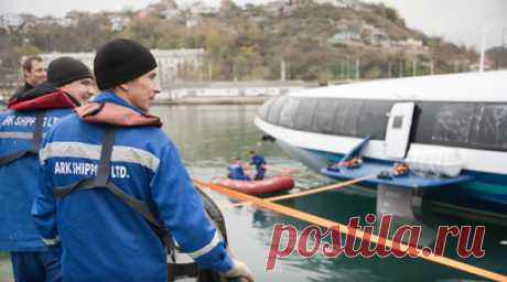 Морской пассажирский транспорт в Севастополе не работает из-за непогоды. Катера и паром в Севастопольской бухте приостановили работу в связи с неблагоприятными погодными условиями, заявила дирекция по развитию дорожно-транспортной инфраструктуры. Читать далее