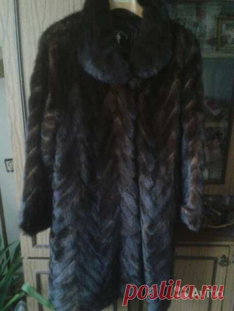 НОРКА ЕЛОЧКА - 3 000 руб !!! **Т-коричн, б/капюшона, р 50-52,
состояние идеальное, завод/отделка, блестит, ниже колена, полутрапеция *Наталья, 8-904-168-99-80 *Avito 853197290 -13окт