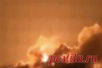 Опубликовано новое видео мощнейшего взрыва и яркого зарева под Киевом