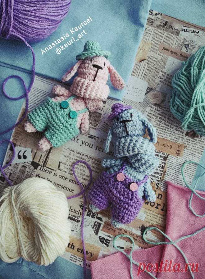 PDF Зайка Завязайка крючком. FREE crochet pattern; Аmigurumi toy patterns. Амигуруми схемы и описания на русском. Вязаные игрушки и поделки своими руками #amimore - зайка из обычной пряжи, заяц с длинной шеей, зайчик, кролик, зайчонок, крольчонок.