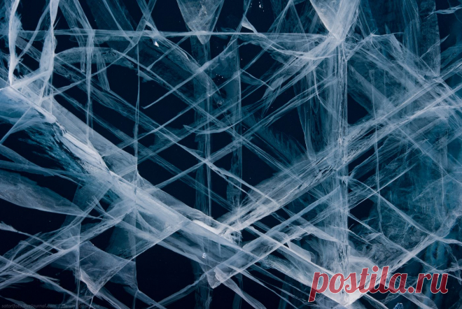 РАССТРОЙСТВА АУТИСТИЧЕСКОГО СПЕКТРА. ЭТОТ НЕВЫНОСИМО ГРОМКИЙ МИР...   „Аутизм” (от греческого auto – сам) - понятие, введенное психиатром Э. Блейлером еще в начале 20-го века и характеризующее состояние психики с преобладанием замкнутой внутренней жизни и активным отстранением от внешнего мира.