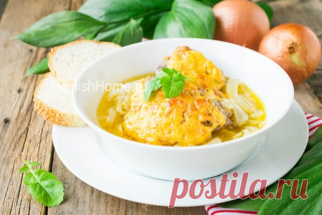 Курица в луковом соусе с твердым сыром