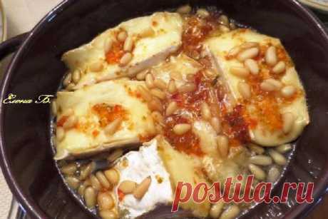 Бри в перцовом желе