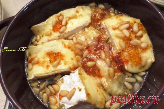 Бри в перцовом желе
