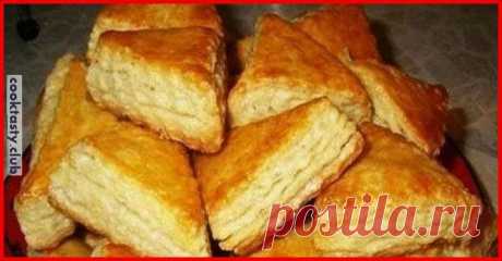 Вкусная домашняя выпечка к чаю . Милая Я Просто супер рецепт на каждый день! Выпечка для детей и взрослых. Ингредиенты: мука 500 г сахар 0.5-0.75 стакана кефир 2 стакана масло растительное 2 ст. ложки сода погашенная лимонной кислотой 1 ч. ложка сахар для посыпки по вкусу или корица молотая по вкусу Приготовление: Кефир взбить с растительным маслом и сахаром до консистенции крема. Добавить соду гашеную, муку и замесить тесто. Раскатать его в пласт толщиной в 0,5 см, выложи...