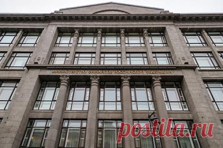 Минфин продолжает цифровизацию системы администрирования доходов бюджета России. Чтобы закрепить новый источник дохода за главным администратором, достаточно будет внести запись в электронный перечень и утвердить ее двумя подписями, включая подпись министерства