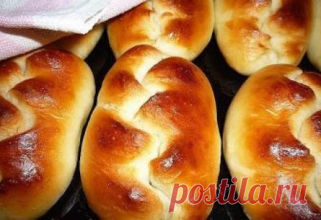 6 РЕЦЕПТОВ БЫСТРЫХ И ВКУСНЫХ ПИРОЖКОВ

1. Тесто как пух

Ингредиенты:
1 стакан - кефира,
0.5 стакана - растительного масла,
1 пакетик (11 граммов) сухих дрожжей,
1 ч.- ложка соли,
1 ст. ложка - сахара,
3 стакана- муки

Кефир смешать с маслом и немного подогреть, добавить соль и сахар,муку просеять и смешать с дрожжами, влить постепенно кефирную смесь и замесить тесто, накрыть и поставить в тепло на 30 минут. Пока тесто будет подходить, можно приготовить начинку. Противень ...