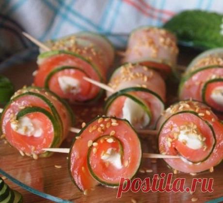 ОГУРЕЧНЫЕ РУЛЕТИКИ С ФОРЕЛЬЮ И СЛИВОЧНЫМ СЫРОМ