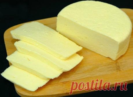 СЫР в домашних условиях приготовить по этому рецепту очень просто. 
Нужны всего 3 продукта и буквально 10 минут. Получается очень мягкий 
и нежный домашний сыр с кремовой тающей текстурой. Сравнивать его 
с магазинным не вижу смысла, у него свой вкус и упрощенная технология 
приготовления🧀Ингредиенты