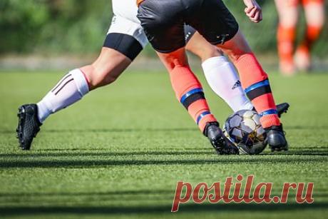 Сборная Германии впервые в истории выиграла юношеский чемпионат мира по футболу. Сборная Германии впервые в истории выиграла юношеский чемпионат мира по футболу. В финале турнира команда сыграла против Франции. Основное время матча завершилось со счетом 2:2. В серии пенальти сильнее оказались немцы — 4:3. Чемпионат мира по футболу для сборных игроков не старше 17 лет проходил в Индонезии.