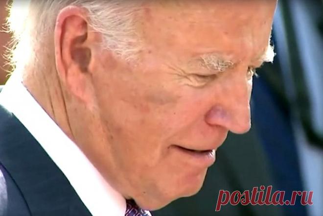 Бывший врач Белого дома заявил об угрозе США из-за состояния Байдена. Ронни Джексон отметил, что глава США «деградировал» за время пребывания на посту.