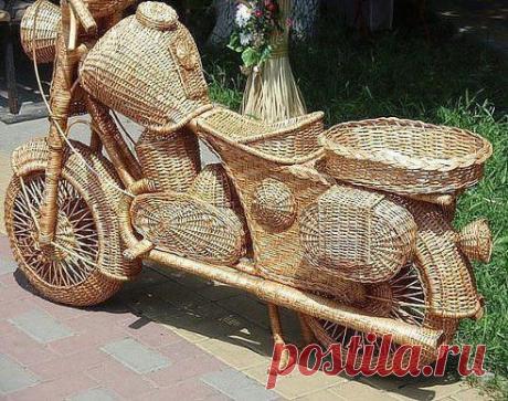 ... Восхищаюсь  творением.... И  уважаю  мастера...!
Галина Чистякова(Яковлева)

НАДО ЖЕ ТАКОЕ СОТВОРИТЬ!!!