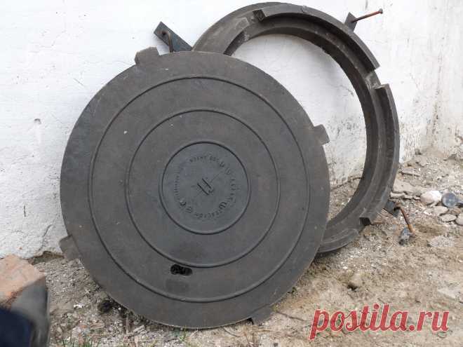 так же есть колодезные кольца с запорным и без запорного устройства.